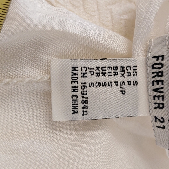 Forever 21 Tie-Neck Blouse Light and Flowy - Picture 6 of 8